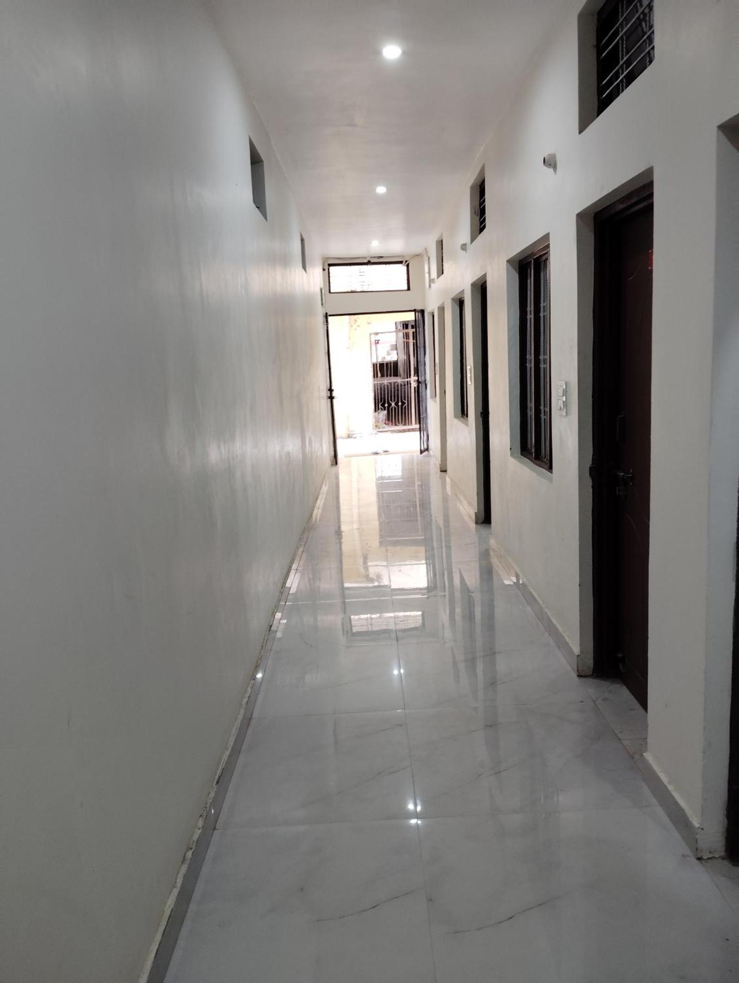 Hotel Narayana Residency Gupta Kāshi Zewnętrze zdjęcie